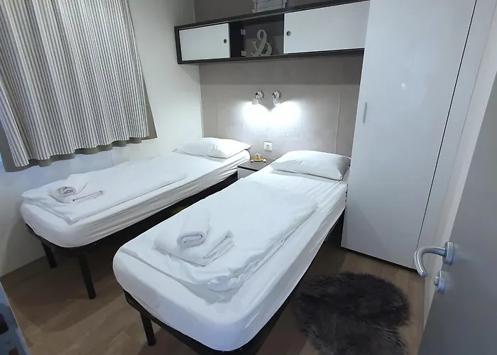 Mobile House 4 You, - Slanica 假日公园